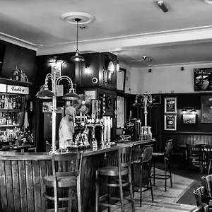 https://the-ship-inn-london.cambridgehotelsuk.com